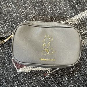 Pandora disney clutch